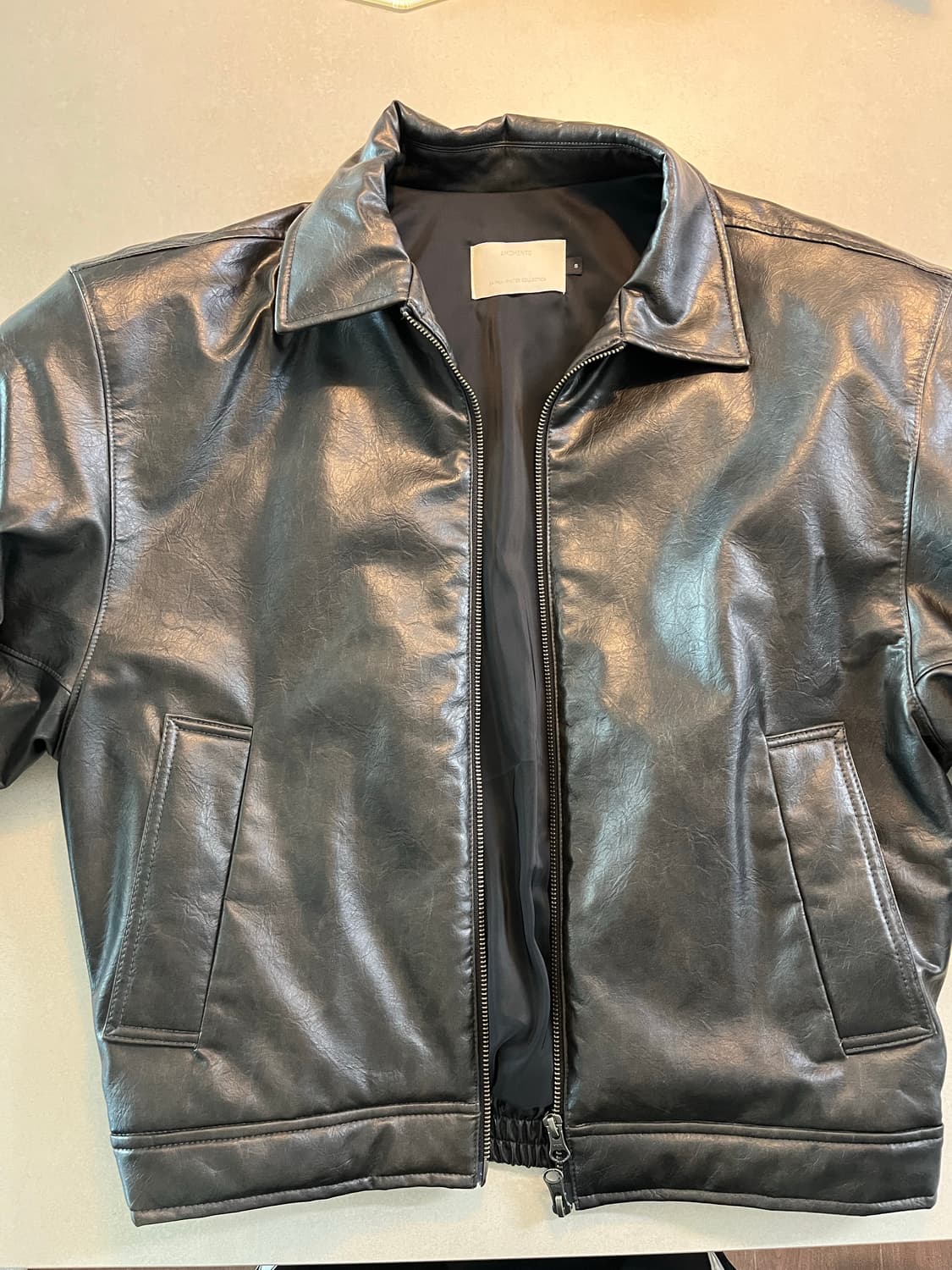 아모멘토 24FW 비건레더 블루종 블랙 색상 S사이즈 상품이미지1