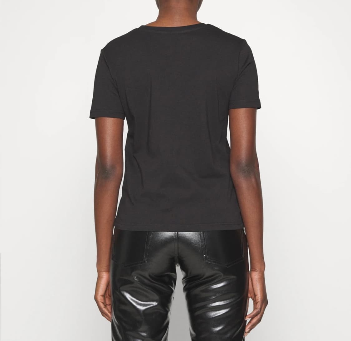 032c 로고 핏 베이직 티셔츠 상품이미지2