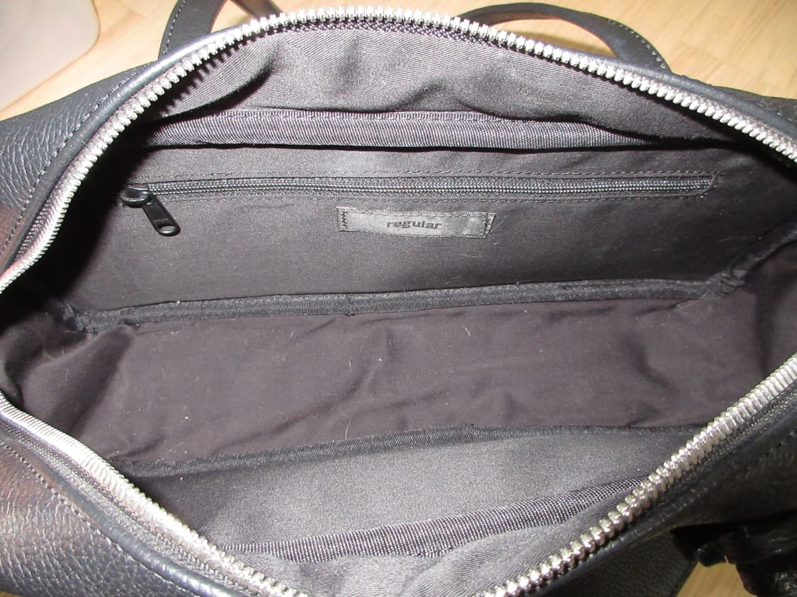 레귤라 숄더백 상품이미지3