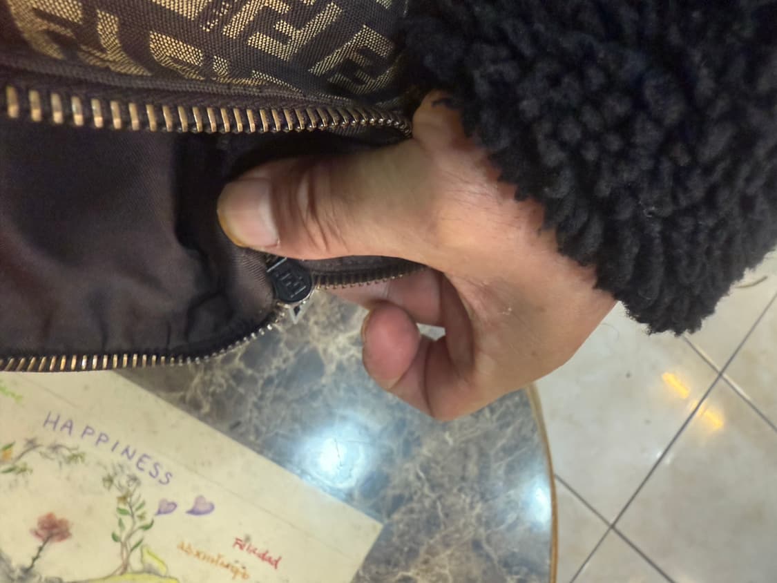 정품 펜디 주카 미니 쇼퍼백 팝니다 상품이미지10