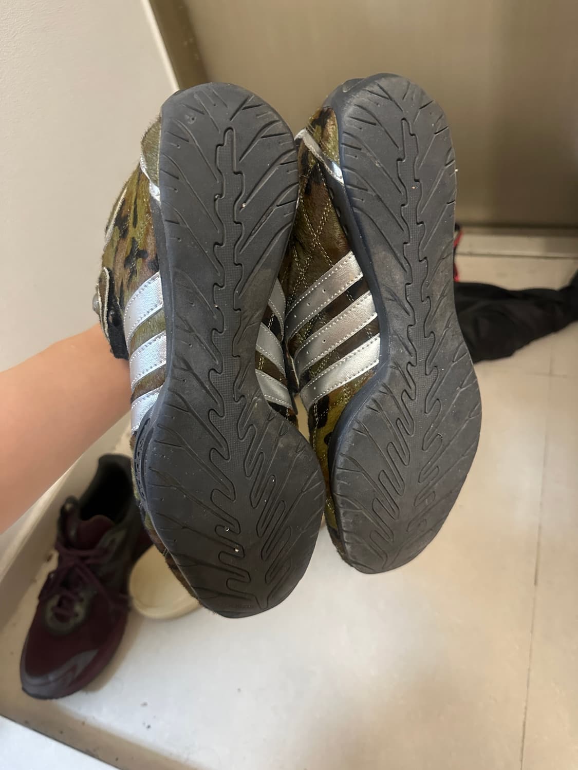 아디다스 떠그클럽 아디레이서 하이 카모 275 판매합니다. 상품이미지4