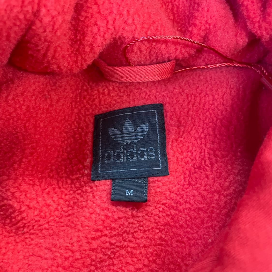 아디다스 윈터 봄버 점퍼 레드 상품이미지4