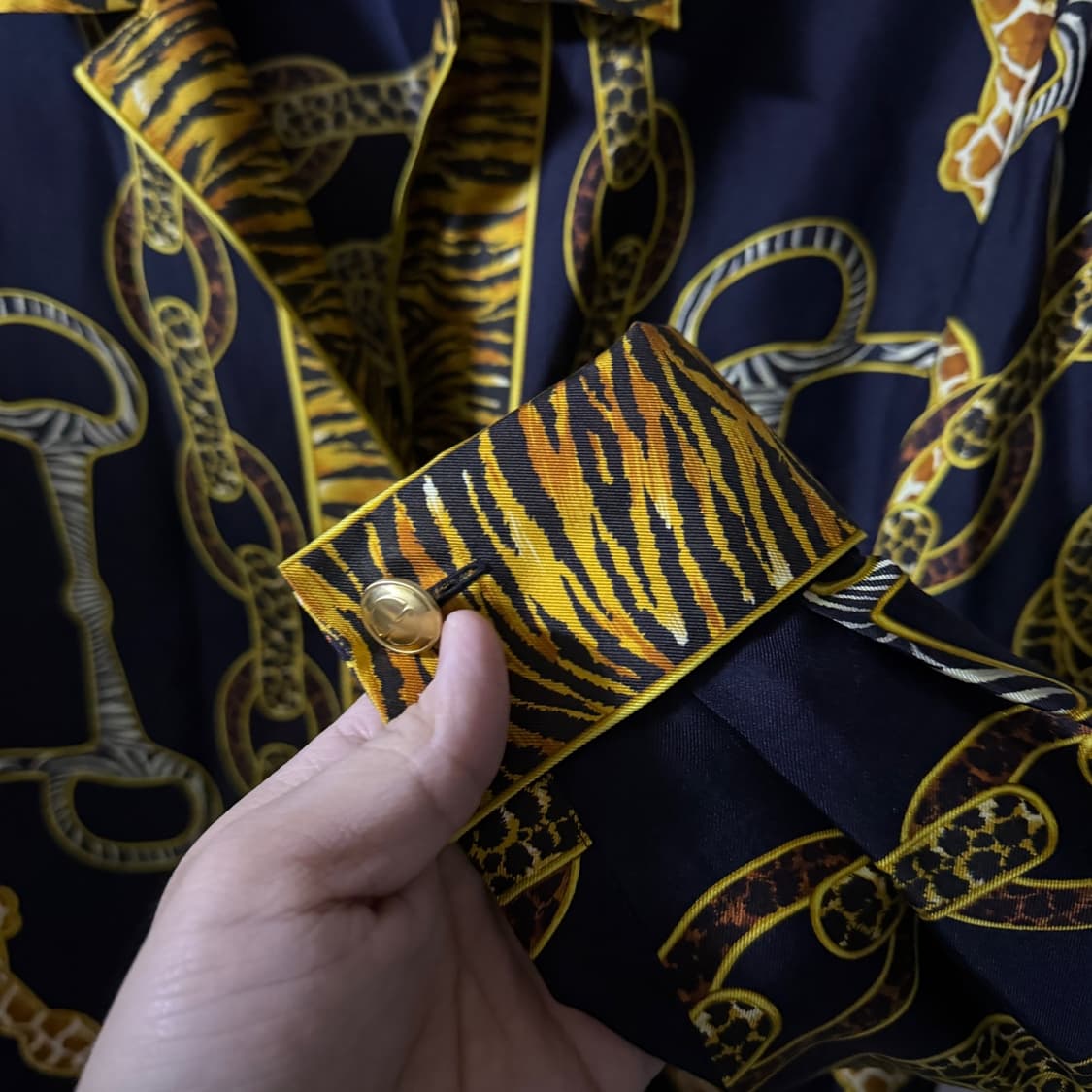 구찌 빈티지 애니멀 프린트 홀스빗 실크 GG커프스 셔츠  상품이미지5