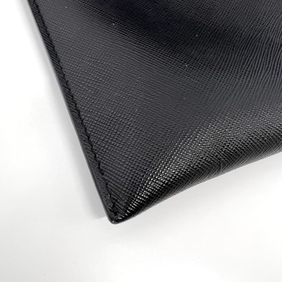 프라다 사피아노 삼각로고 클러치백 블랙 (2NH001) 상품이미지8