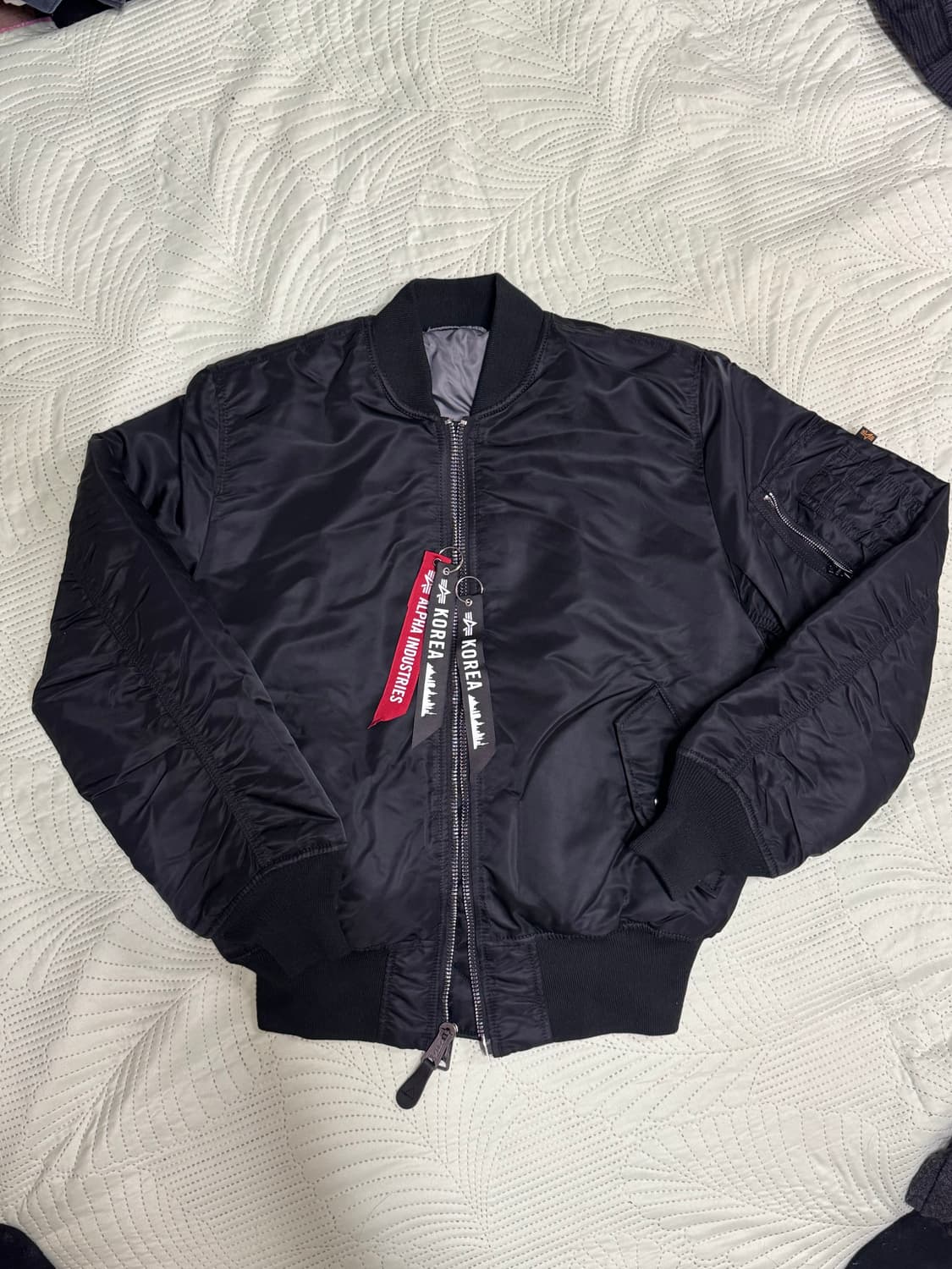 일파인더스트리 ma1봄버 블랙 새상품 상품이미지1