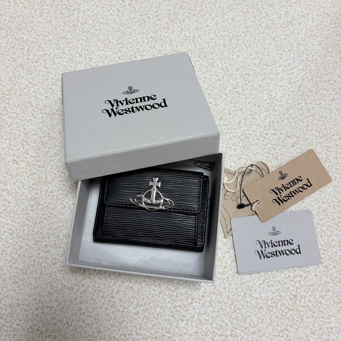 비비안웨스트우드 로고 스몰 플랩 반지갑 블랙 상품이미지1