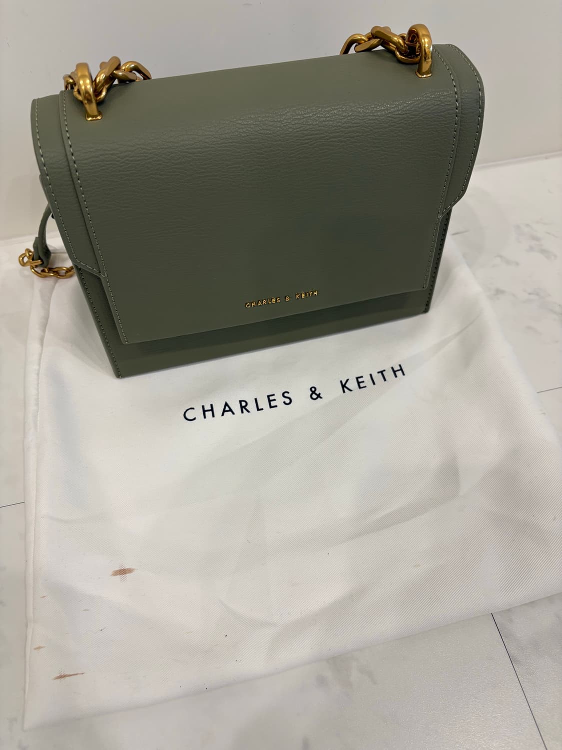 charles&keith chain crossbag 상품이미지6