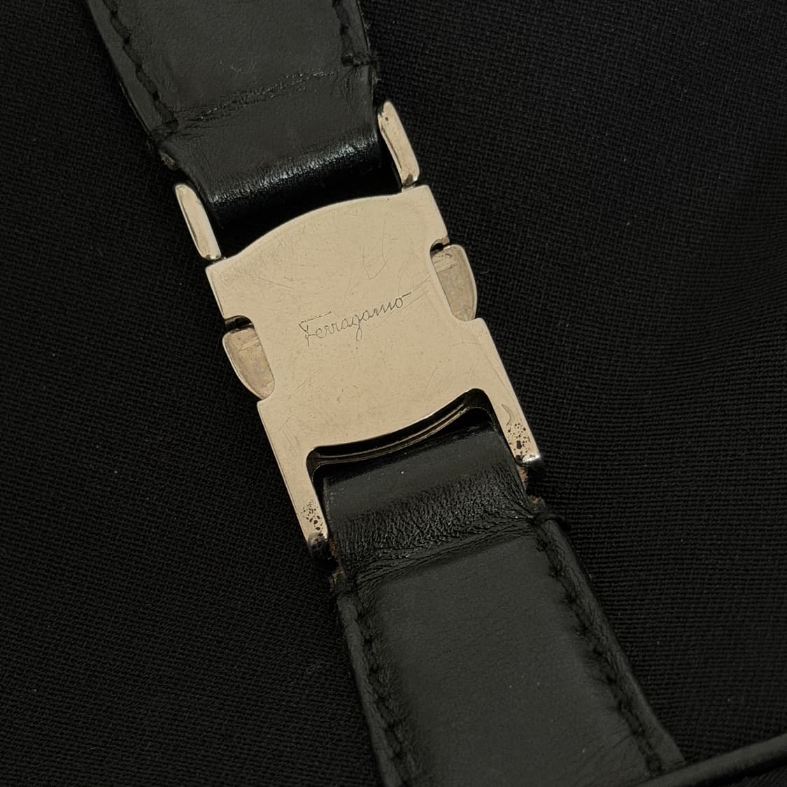 Ferragamo Nylon buckle hobo bag 상품이미지4