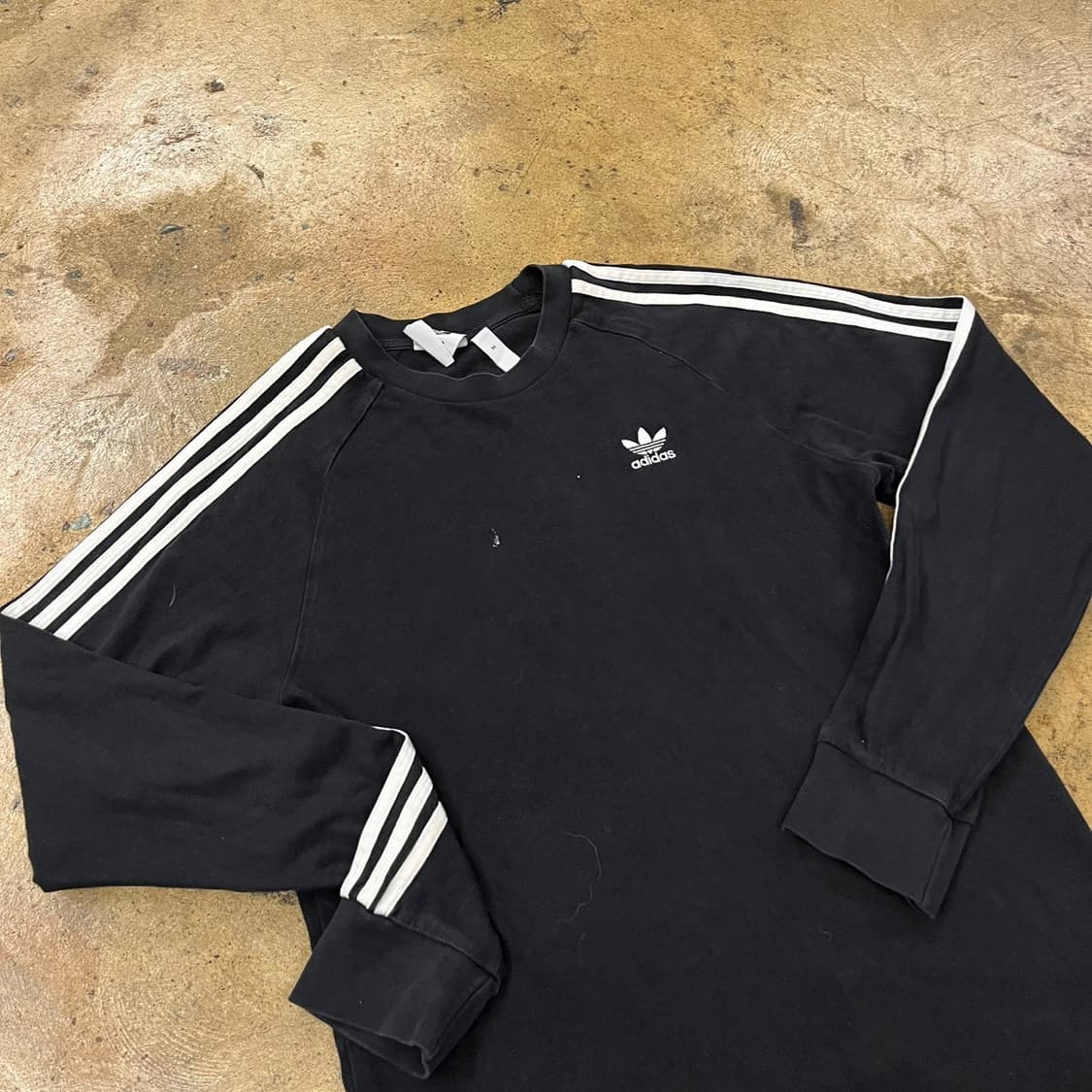 아디다스 검흰 블랙 롱슬리브리스 상품이미지1