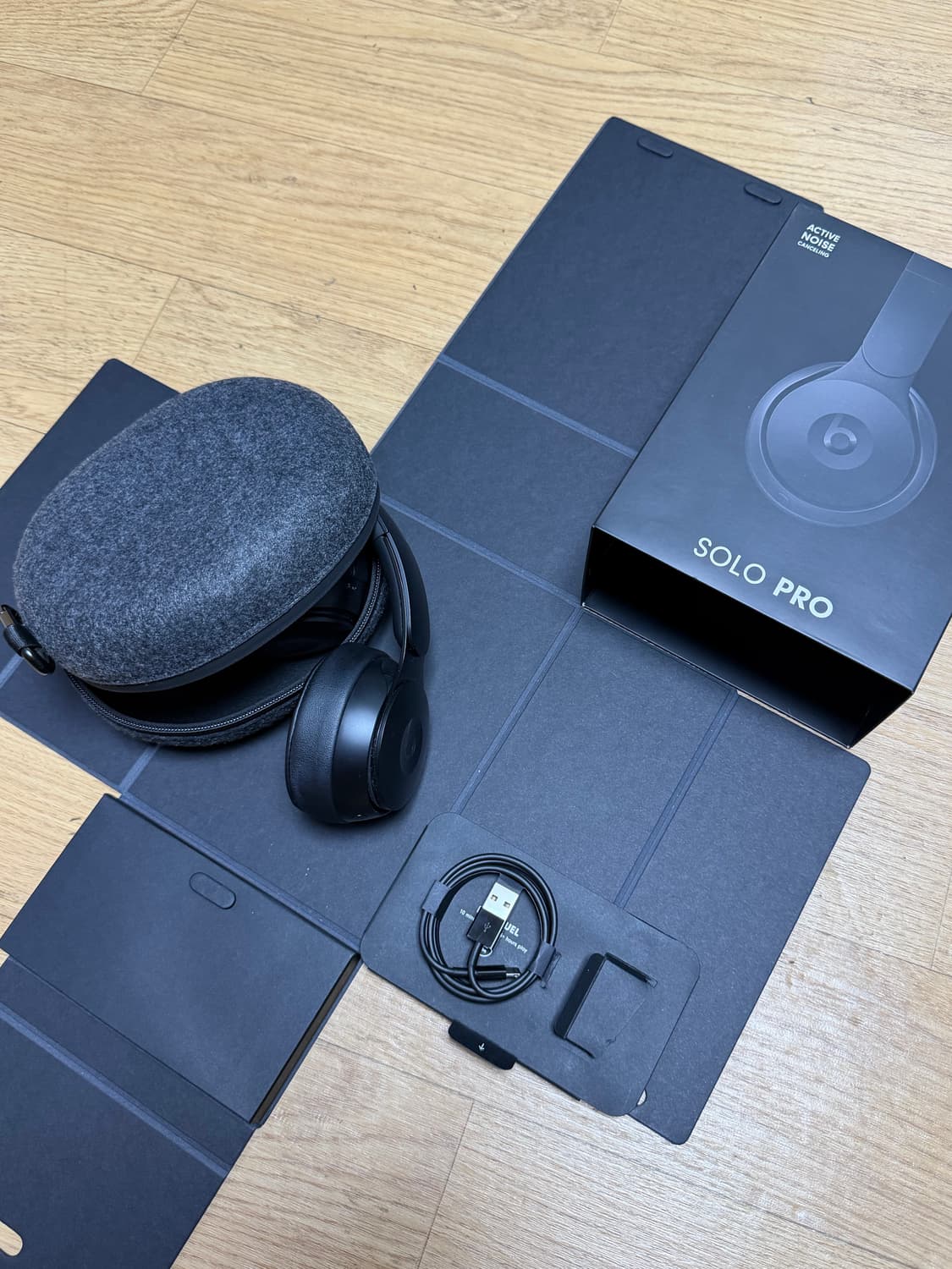 Beats Solo Pro 블랙 헤드폰 풀박스 상품이미지2