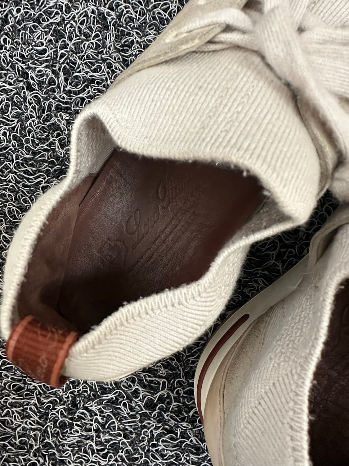 로로피아나 스니커즈 아이보리 38사이즈 상품이미지8