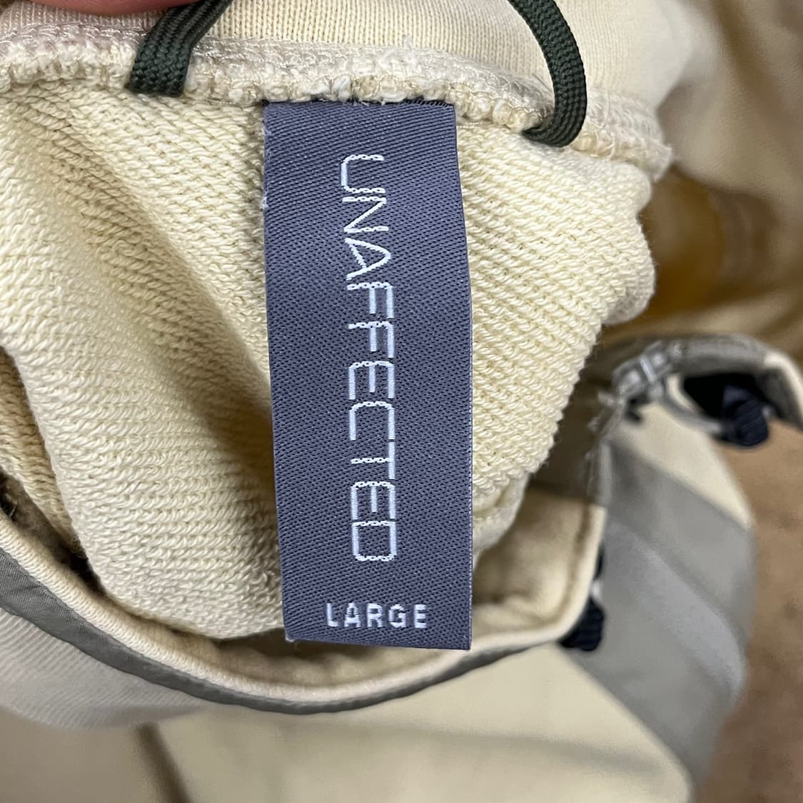 [정품/L] 언어펙티드 아이보리 하프집업 맨투맨 b19 상품이미지6