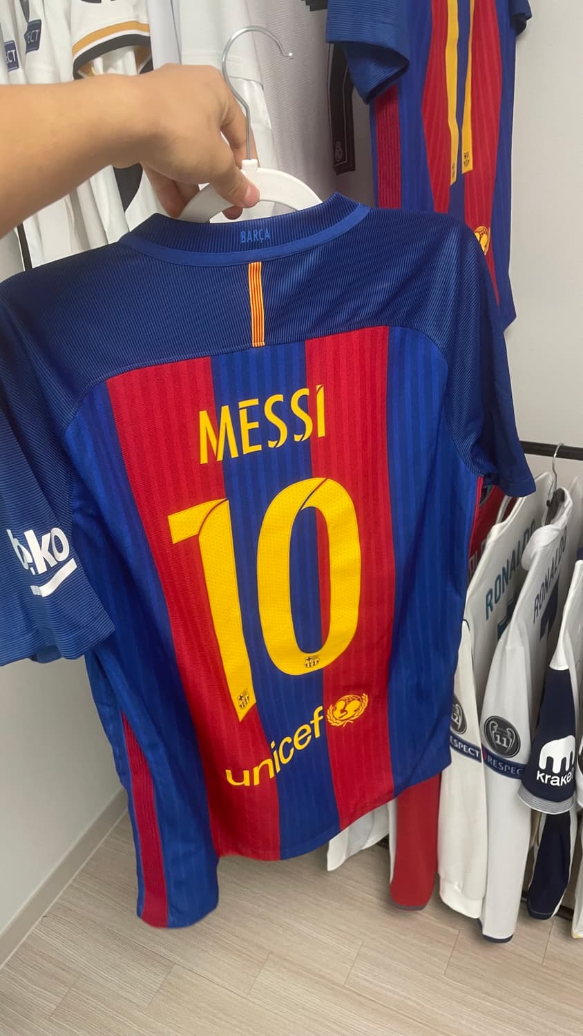 16-17 바르셀로나 메시 유니폼 상품이미지3