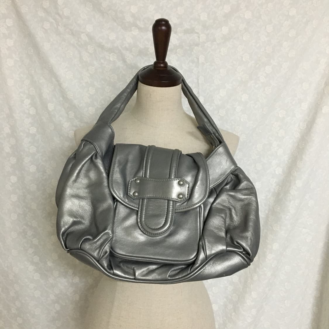 Y2K 무드 실버 레더 숄더백 상품이미지1