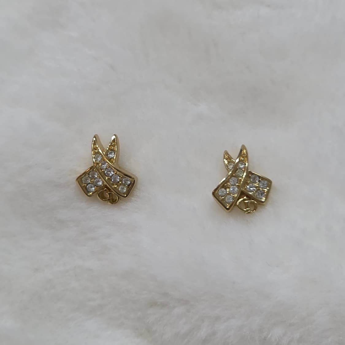 디올 금장 리본 cd로고 귀걸이 상품이미지1