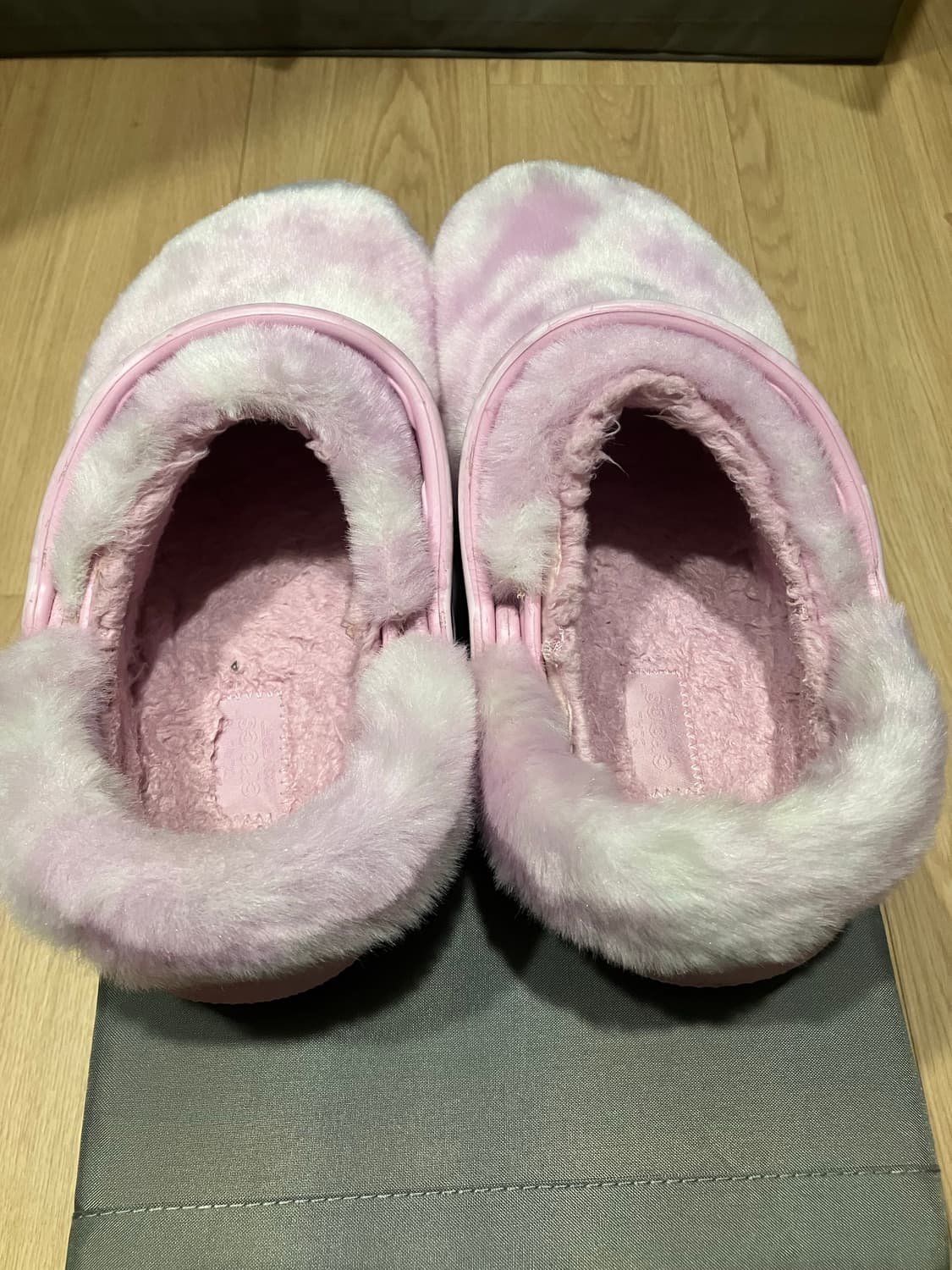 크록스 클래식 퍼 슈어 클로그 발레리나 핑크 화이트 240 상품이미지3