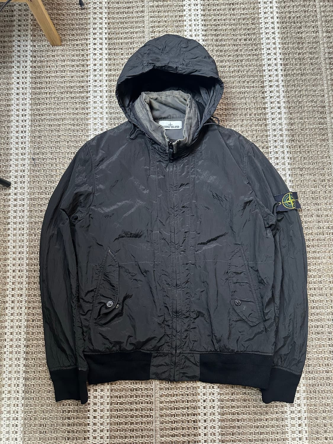 스톤아일랜드 나일론 메탈 후드 바람막이 블랙 95 상품이미지1