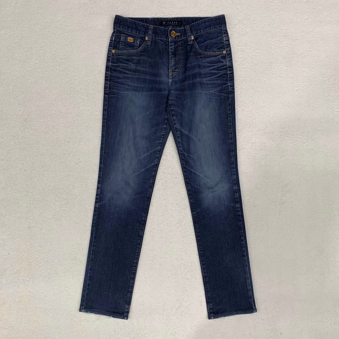 [31] 게스 골드플레이트 테이퍼드핏 데님팬츠 상품이미지3