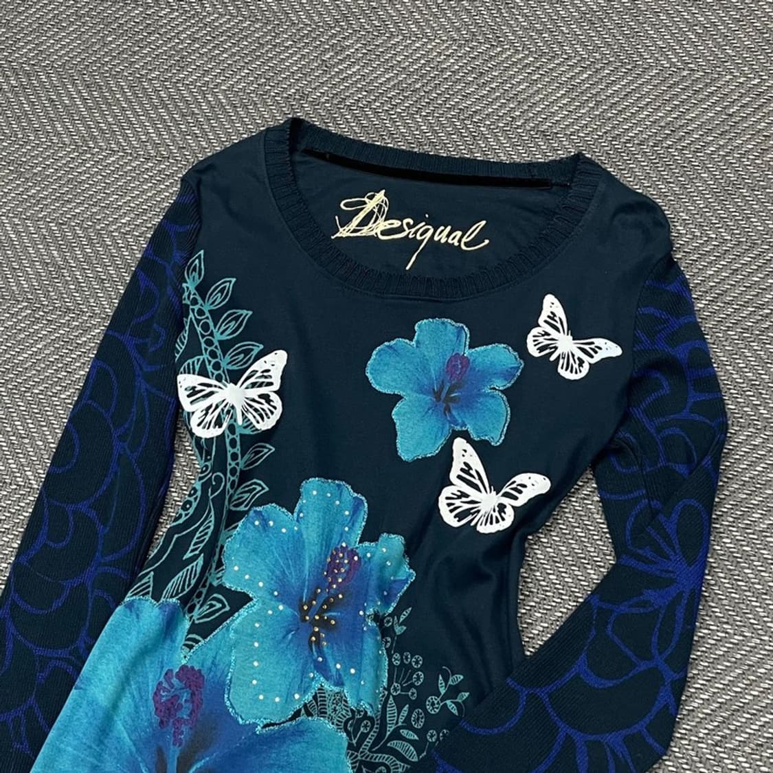 데시구알 패턴 프린팅 롱 슬리브 v0321 상품이미지3