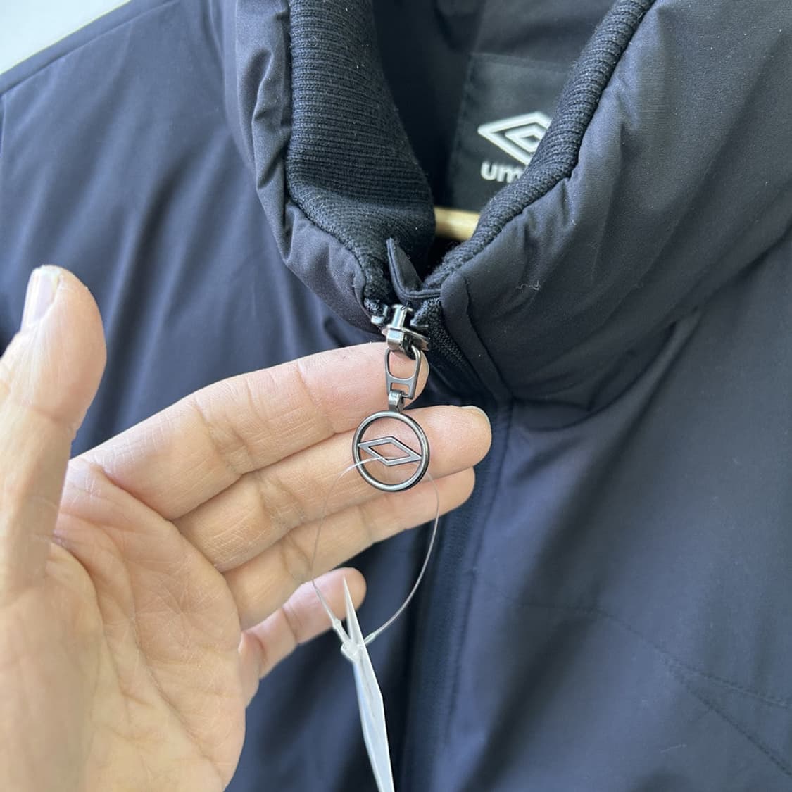 16088 - 엄브로 봄버 패딩 자켓 상품이미지3