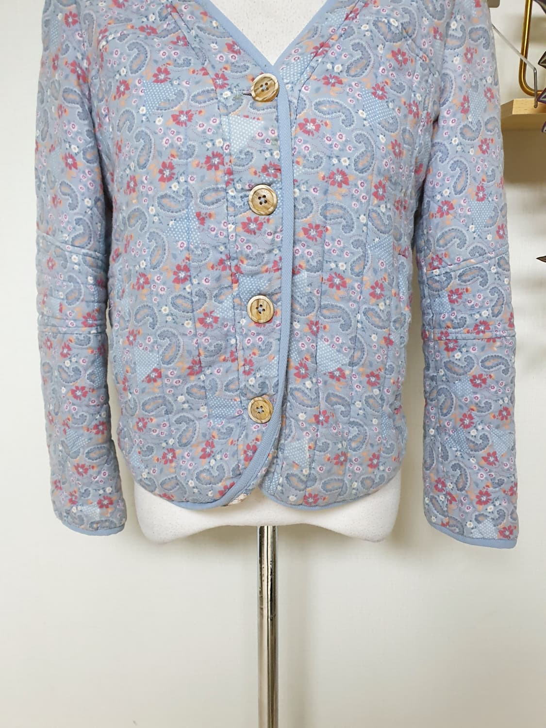 써스데이아일랜드 페이즐리 누빔자켓 55 블루 S 상품이미지4