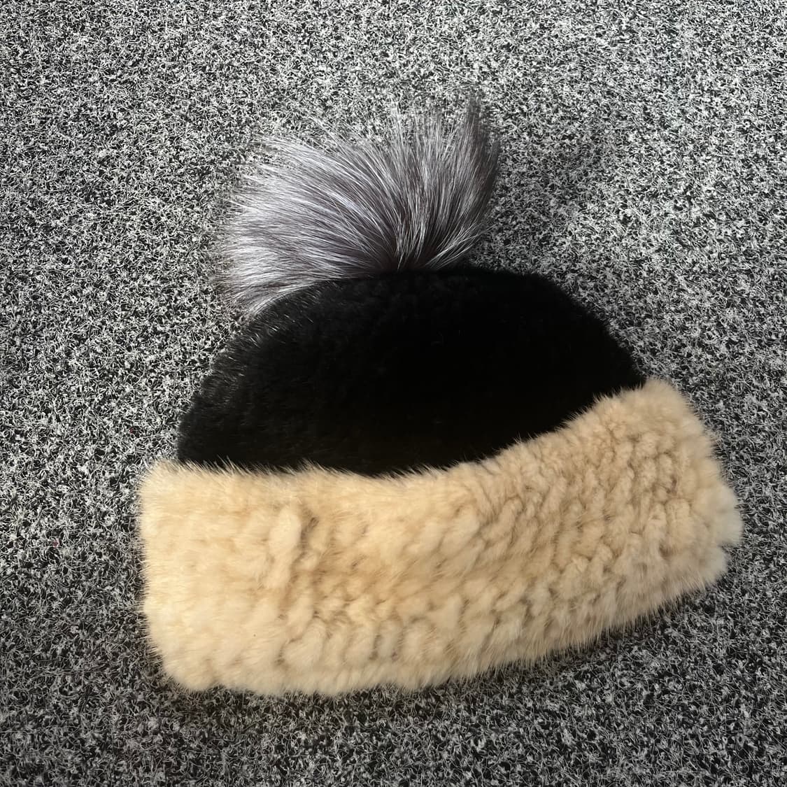 밍크 방울 비니 상품이미지1