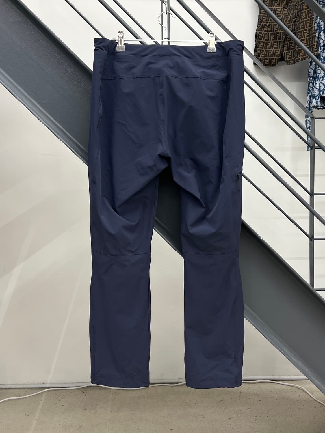 아크테릭스 25SS 블랙 사파이어 감마 팬츠 상품이미지4