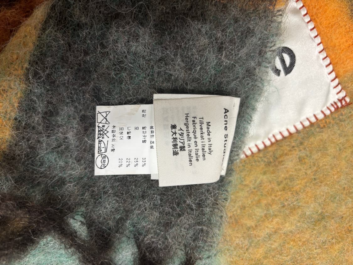 아크네 스튜디오 머플러 상품이미지2