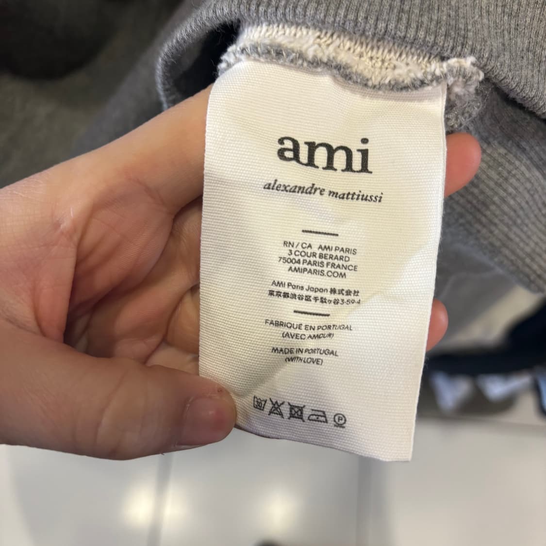 아미 스몰 하트 로고 그레이 맨투맨 상품이미지4