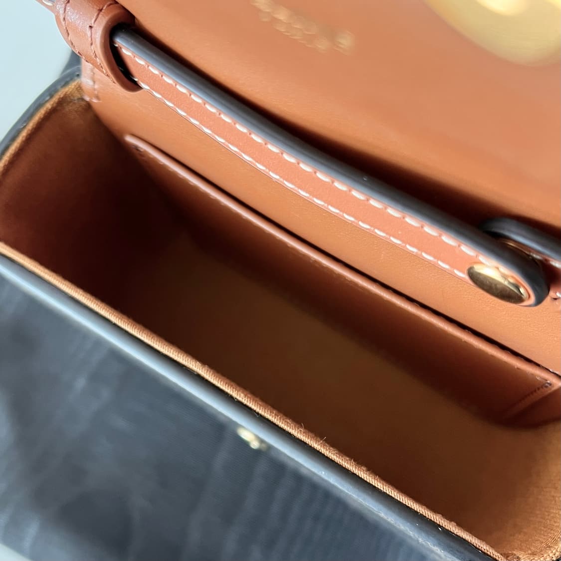 [S급/정품] 셀린느 미니 클로드 트리옹프 크로스백 가방 상품이미지8