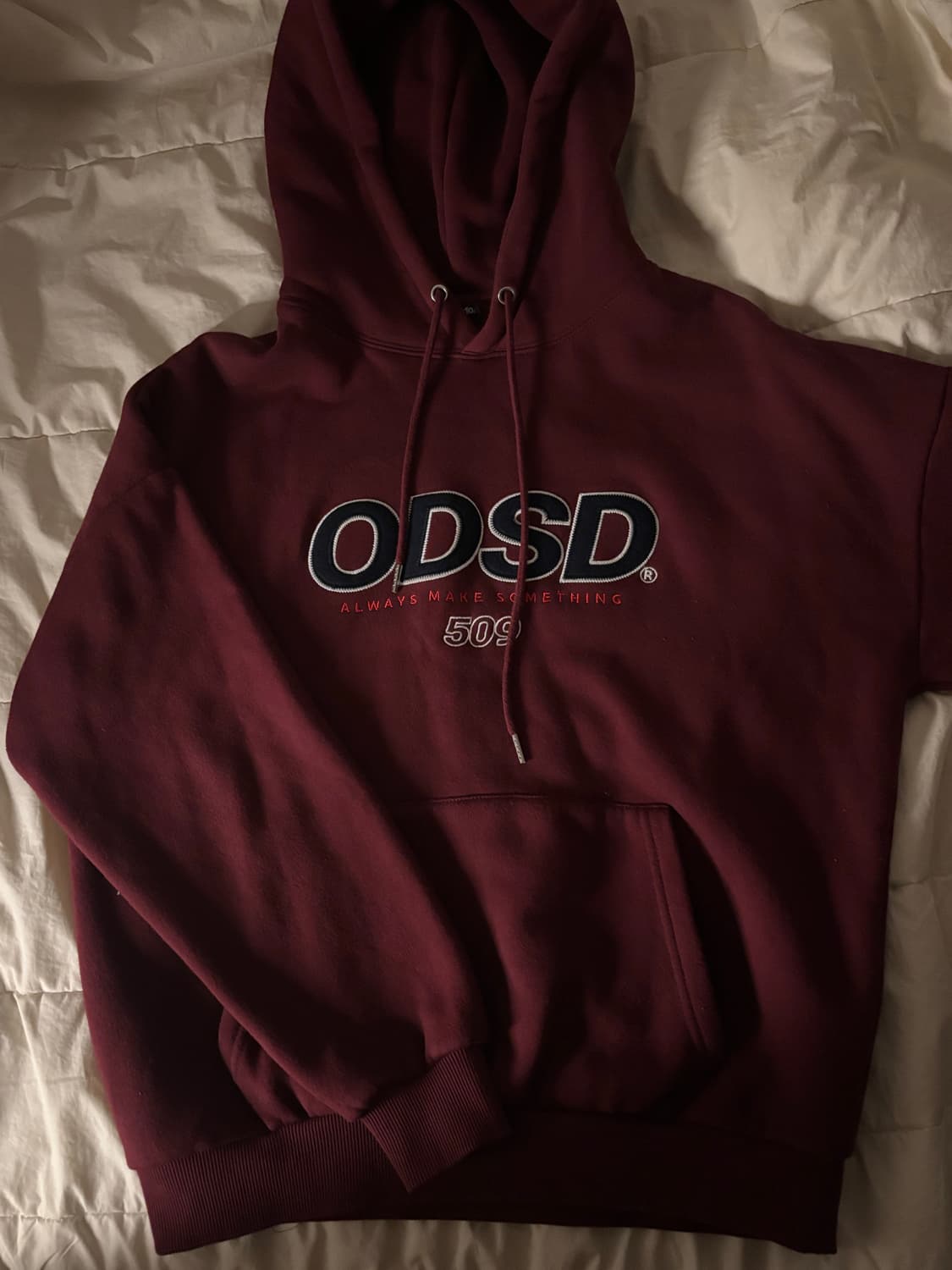오드스튜디오 버건디 후드티 상품이미지1
