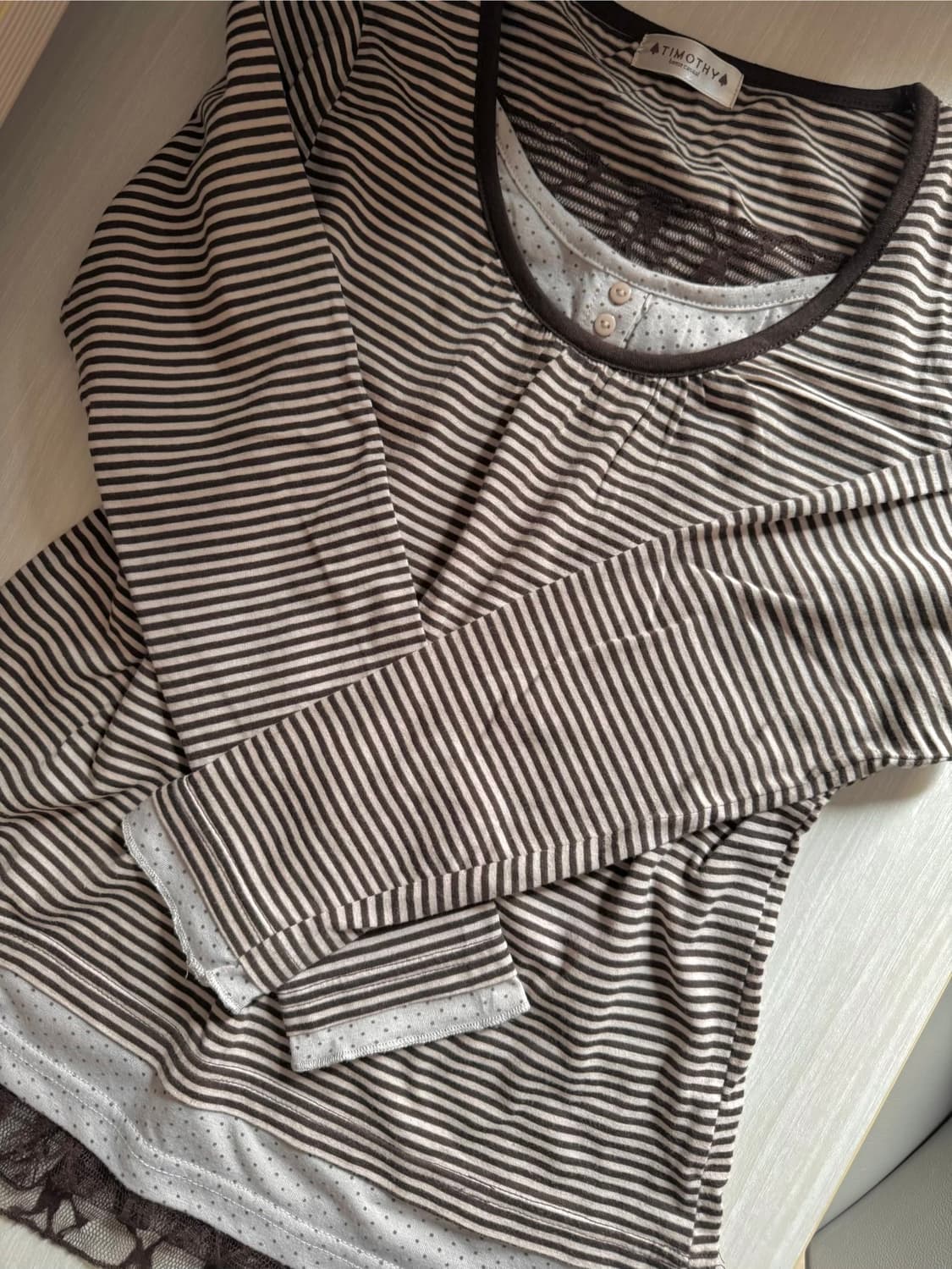 모카 브라운 도트 레이스 단추 스트라이프 레이어드 슬리브 모리걸 티셔츠 상품이미지2