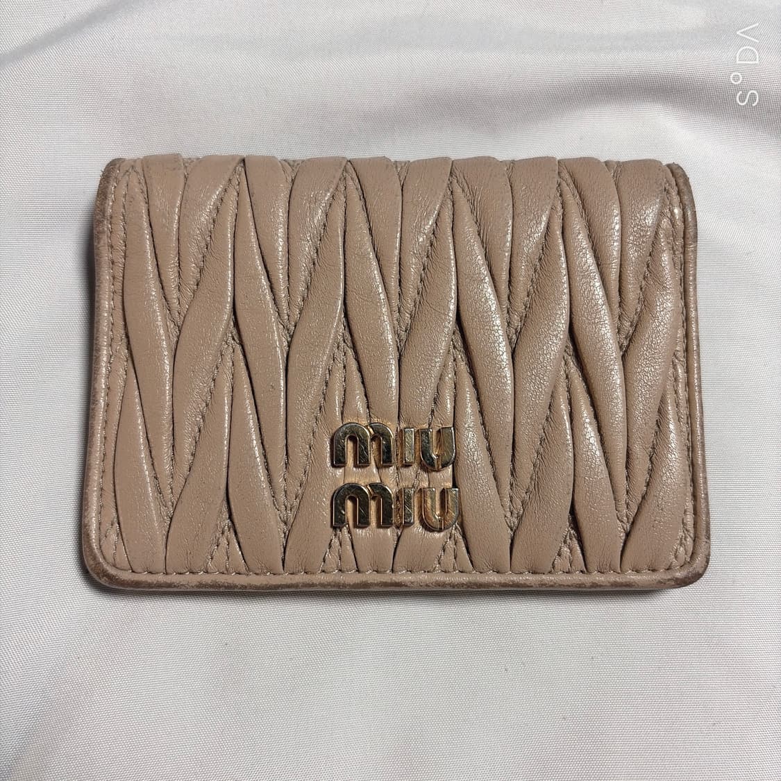 미우미우 마테라쎄 카드지갑 베이지 상품이미지1