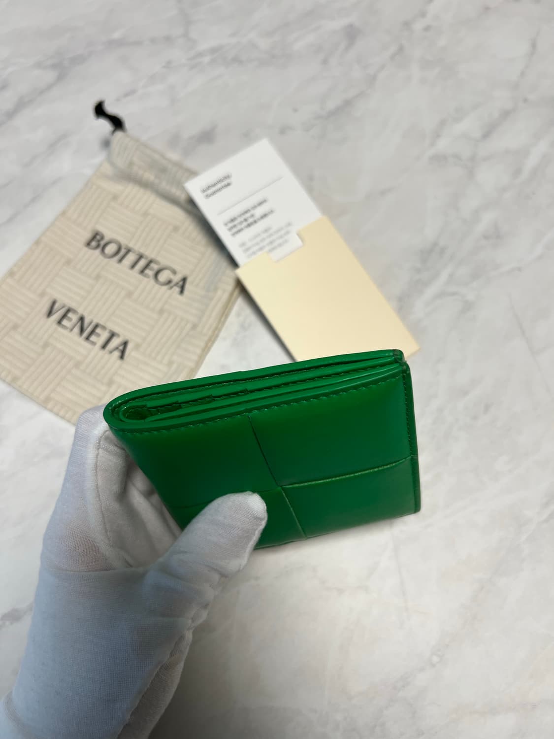 보테가베네타 슬림 폴더형 지갑 패러킷 상품이미지5