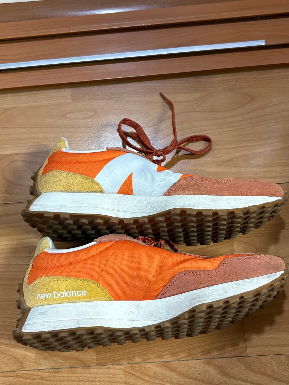 뉴발란스 327 상품이미지3