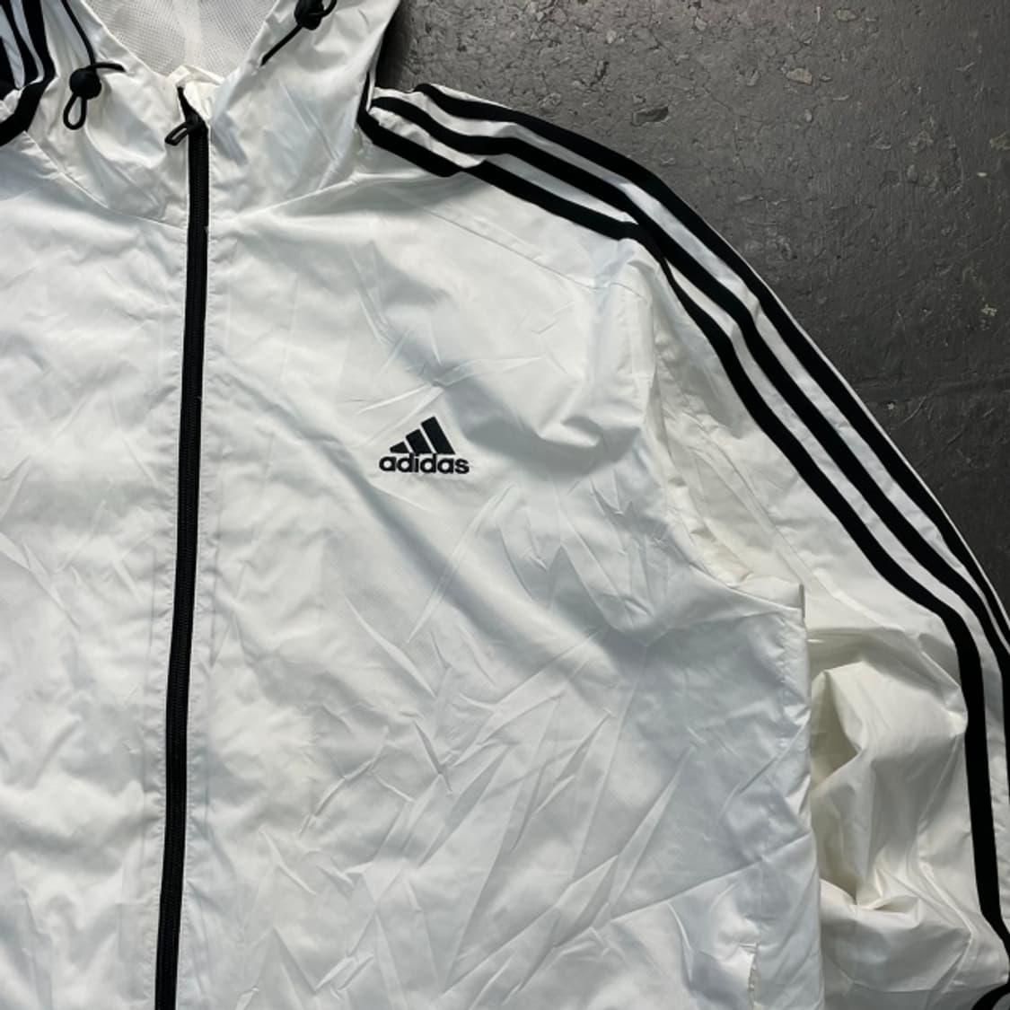 110 아디다스 화이트 바람막이 상품이미지2