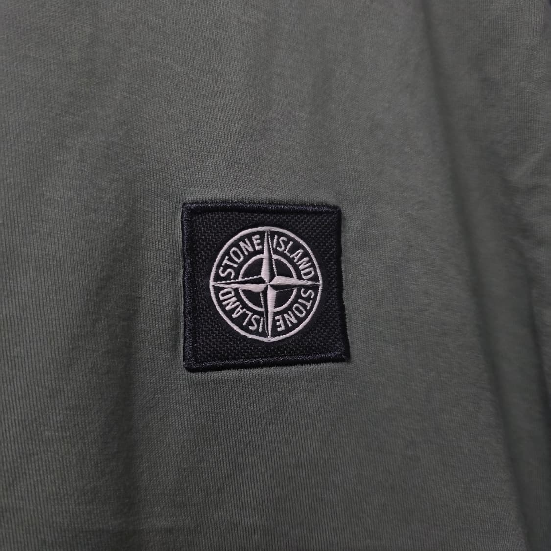 정품) 스톤아일랜드 컴퍼스 로고 패치 카키 반팔 라운드 티셔츠 M 상품이미지3
