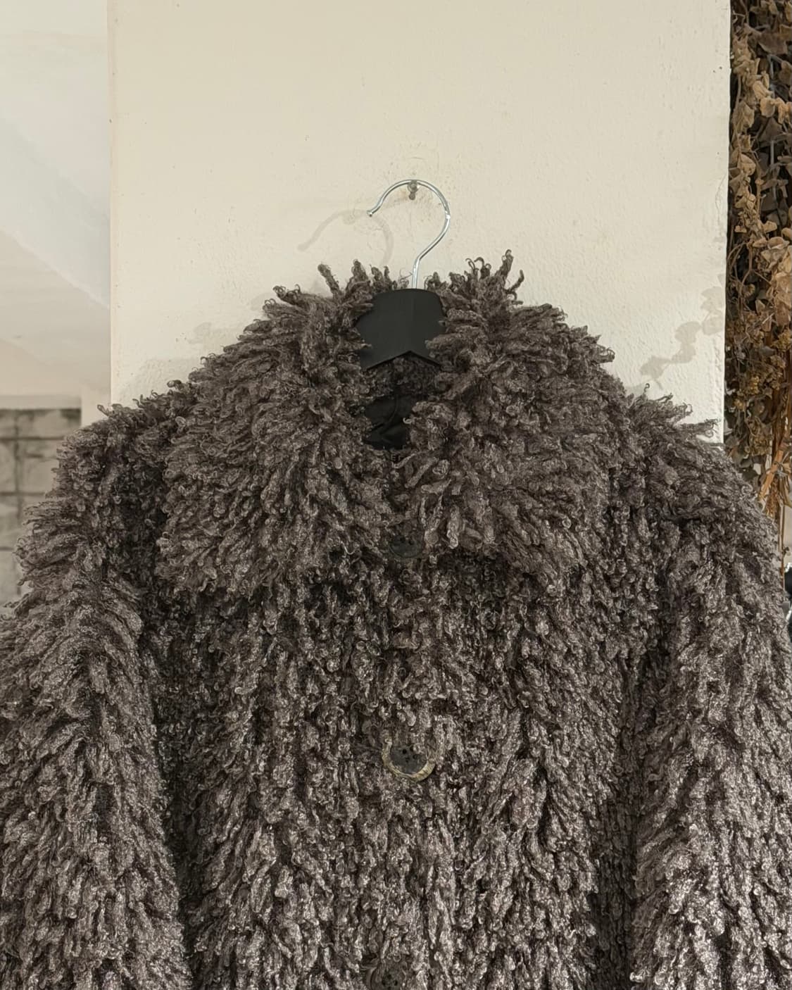 아델 파도 차콜 컬리 카라 퍼 코트 상품이미지4