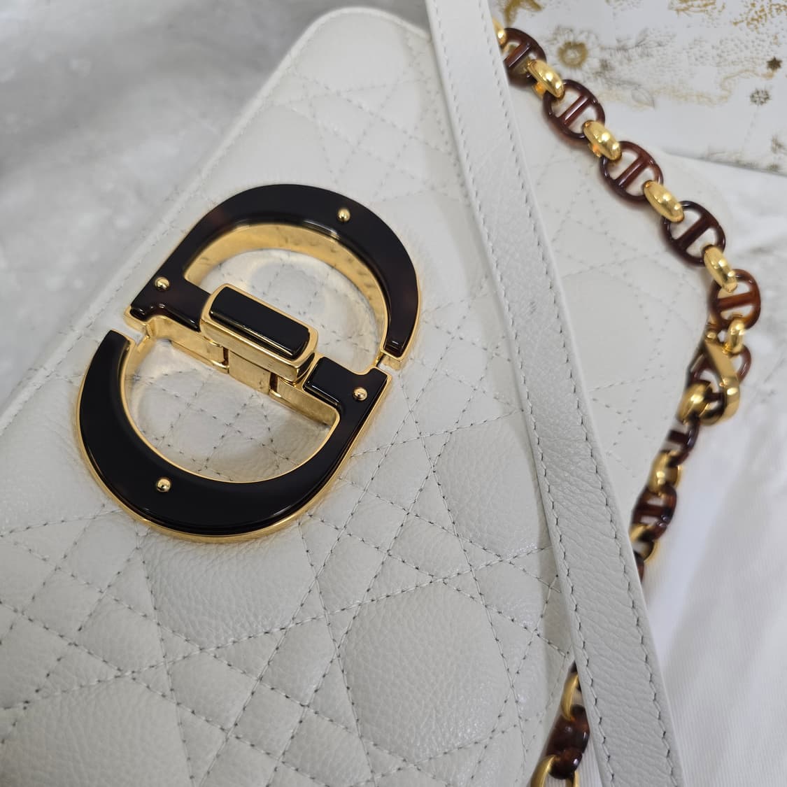 디올 카로백 스몰 판매 상품이미지10