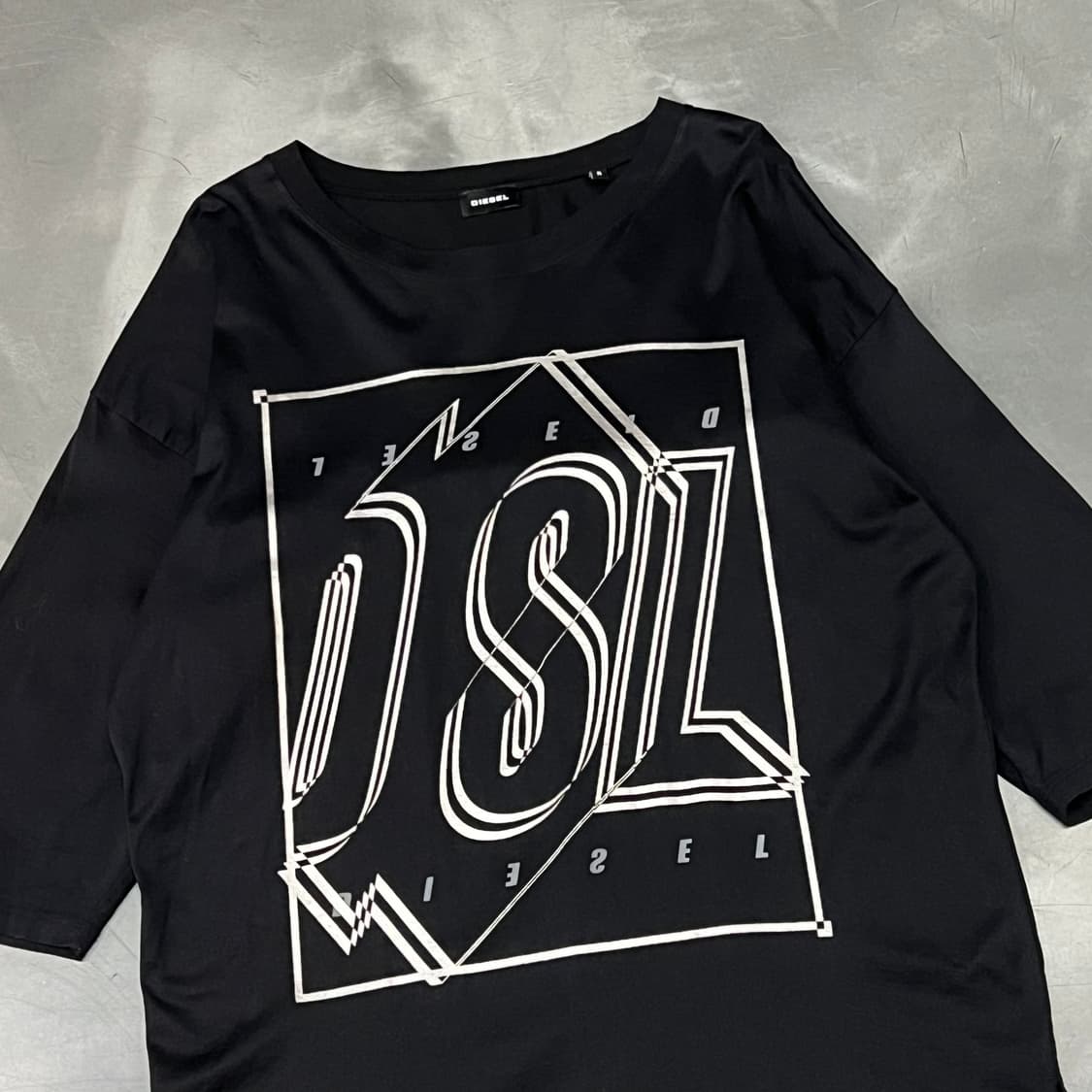  디젤 프린팅 반팔티 y15880 상품이미지3
