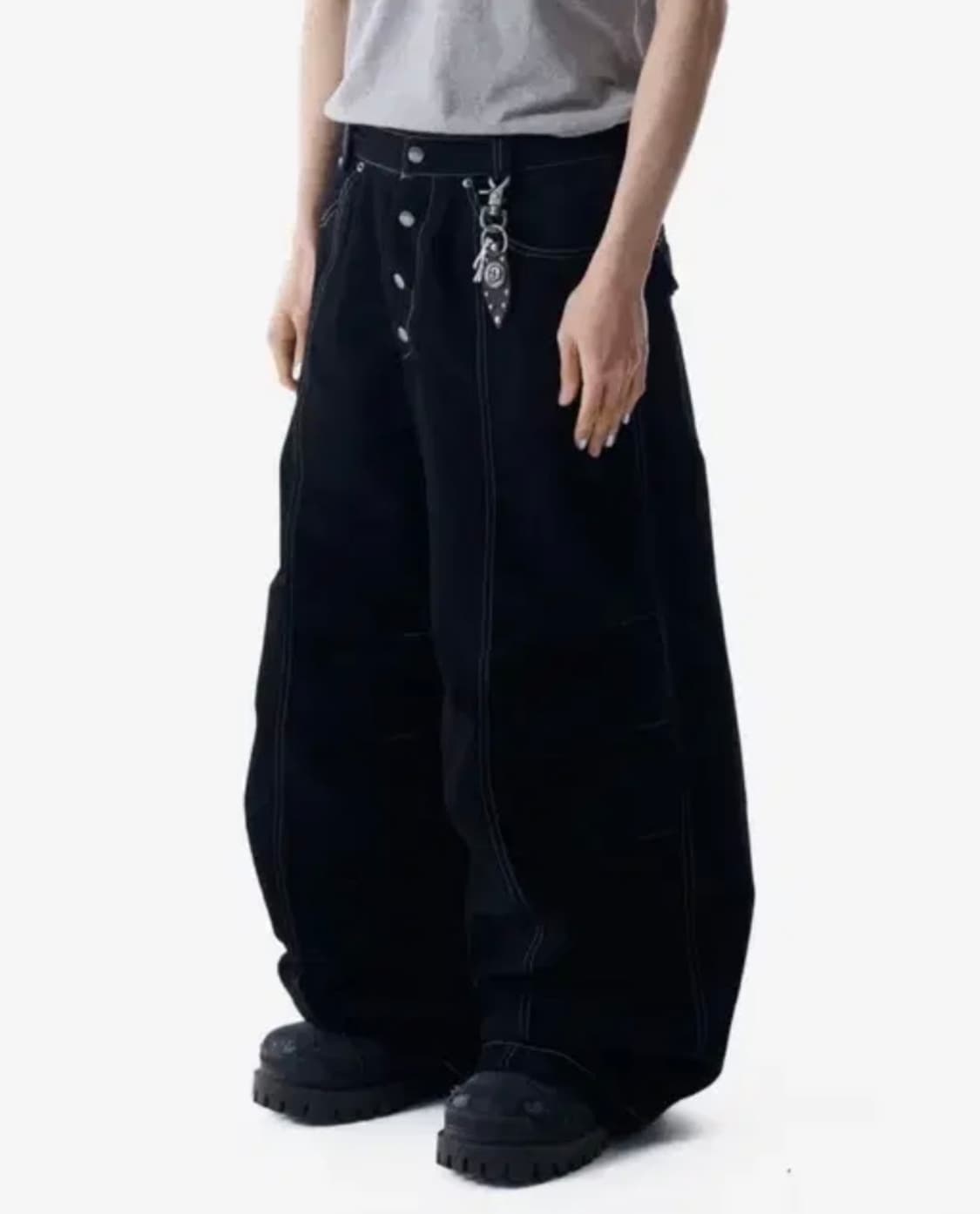 아캄 팬츠 Knee Pin-tuck Studded Cotton Pants 상품이미지1