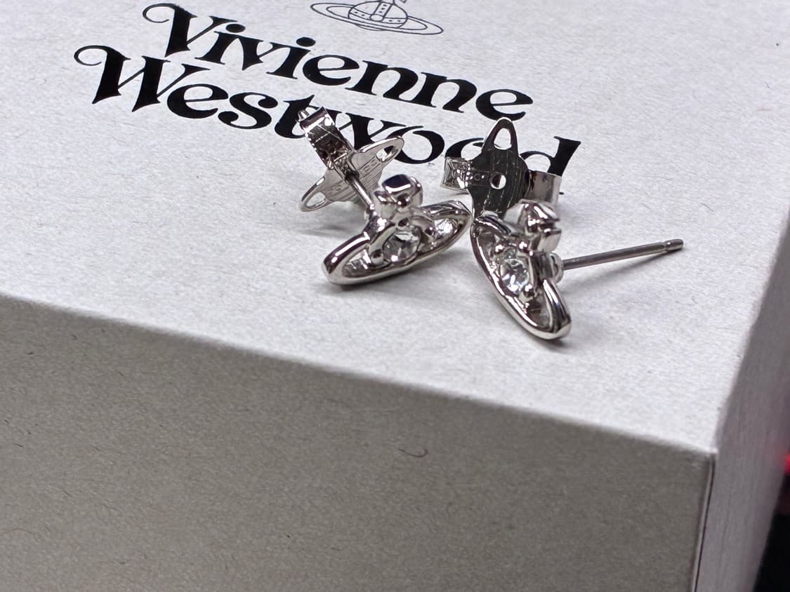비비안 웨스트우드 나노 솔리테르 이어링 실버 상품이미지2