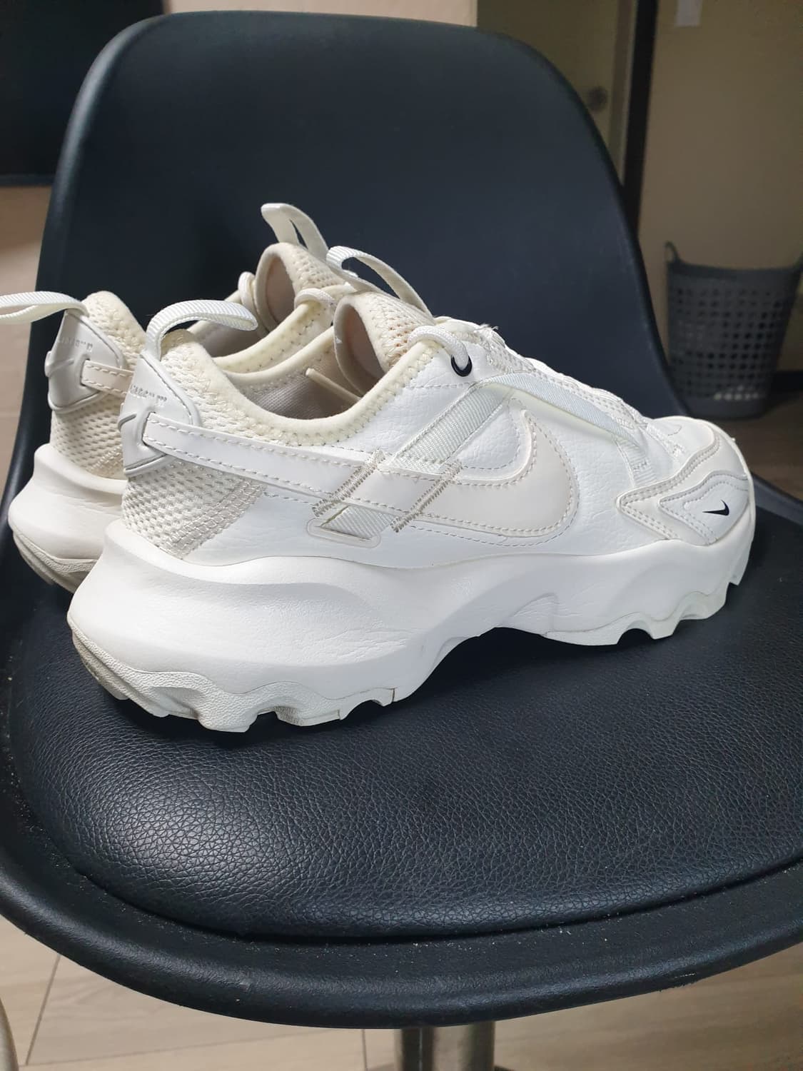 나이키 240 상품이미지2