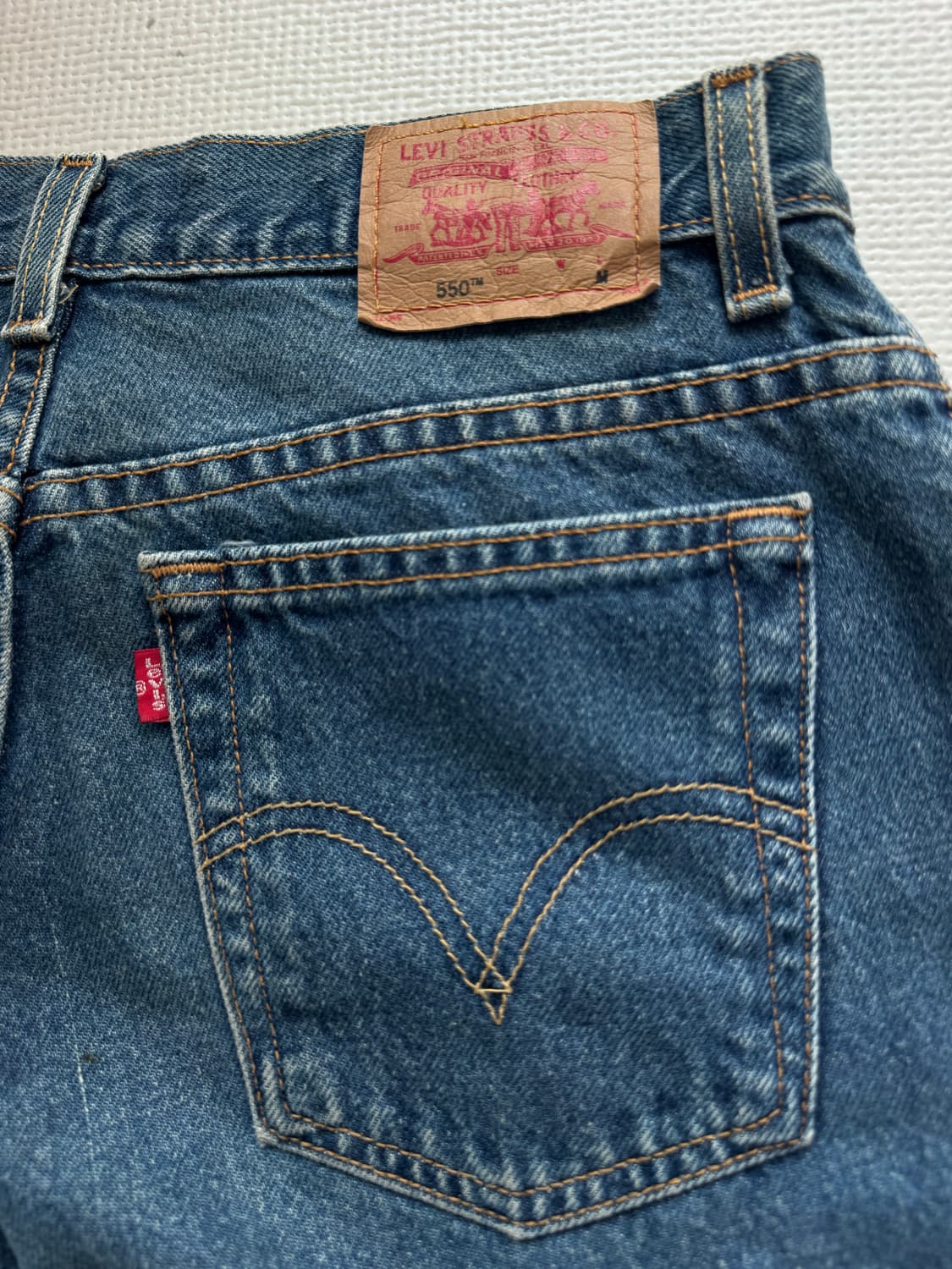 리바이스 550 클래식 릴렉시드 테이퍼드핏 데님 팬츠 상품이미지5