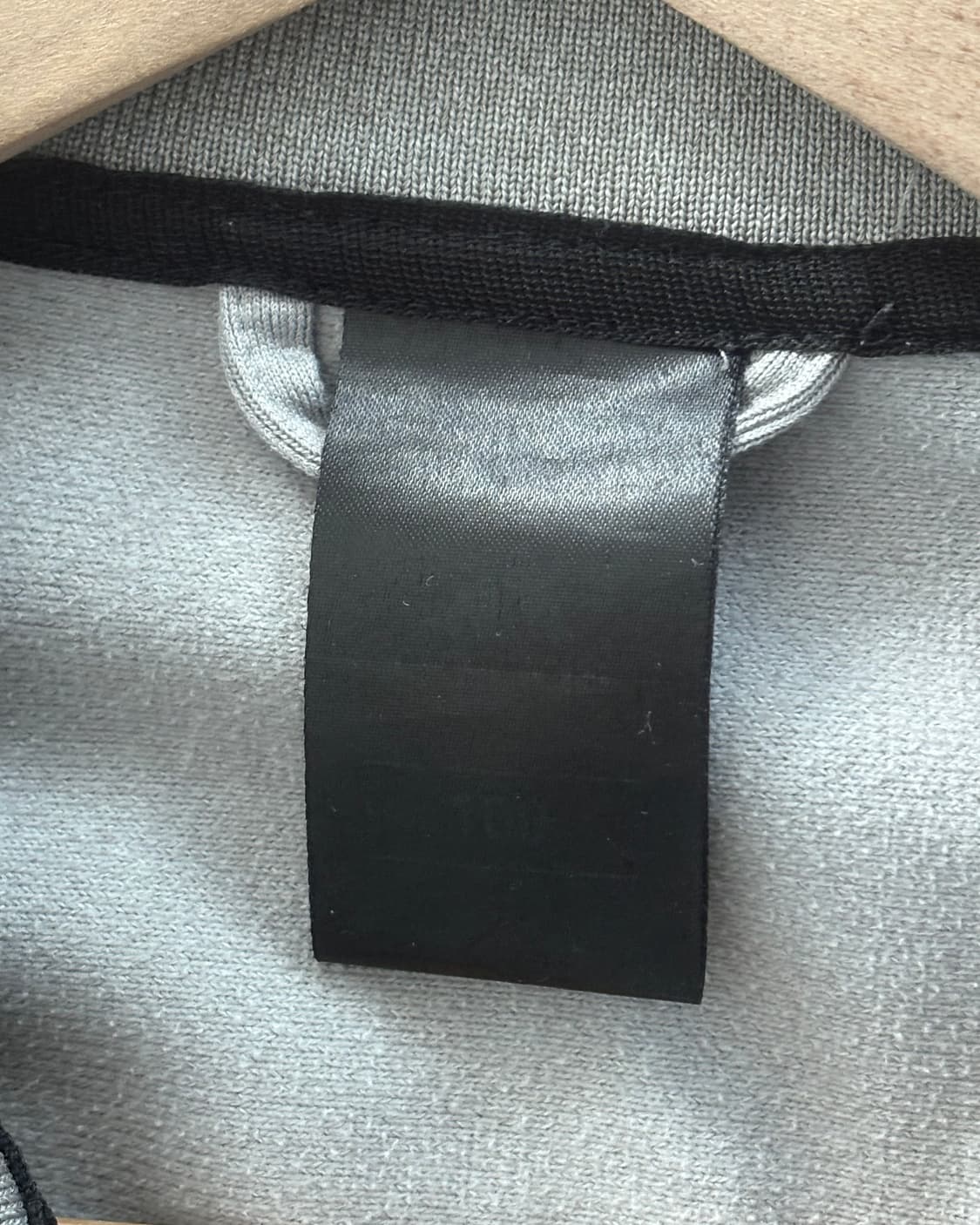 Adidas 아디다스 레알마드리드 RM 로고 실버그레이 컬러 트랙탑 상품이미지8