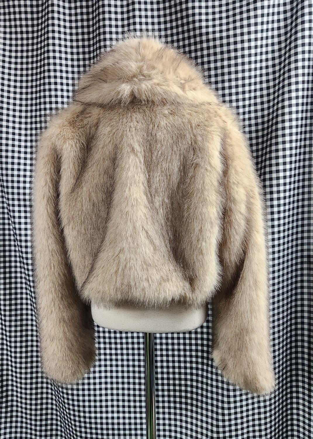 베이지 볼륨 퍼 숏자켓 / 연말·파티룩 상품이미지3