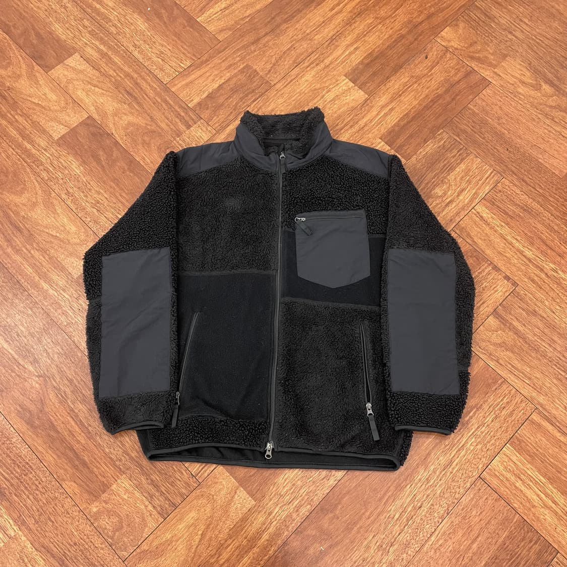 유니클로 엔지니어드가먼츠 후리스 자켓 상품이미지1