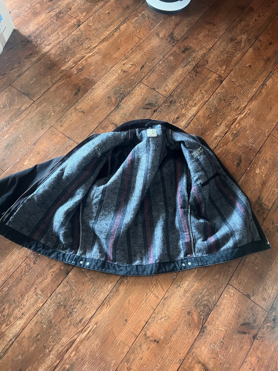 칼하트 j01(blk) 블랙 48(l~xl) 팝니다 상품이미지3