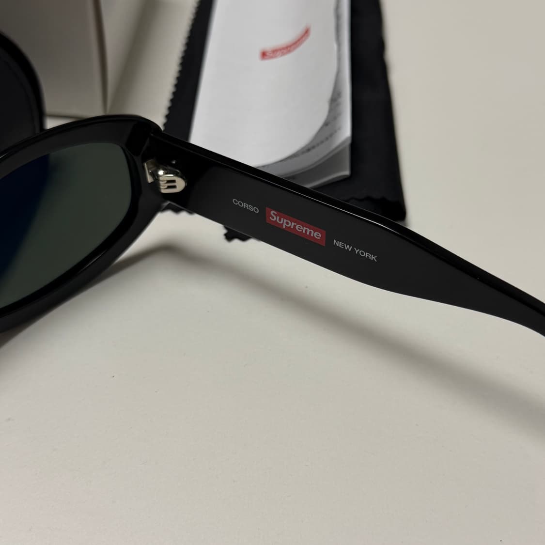 슈프림 꼬르소 선글라스 블랙 상품이미지3