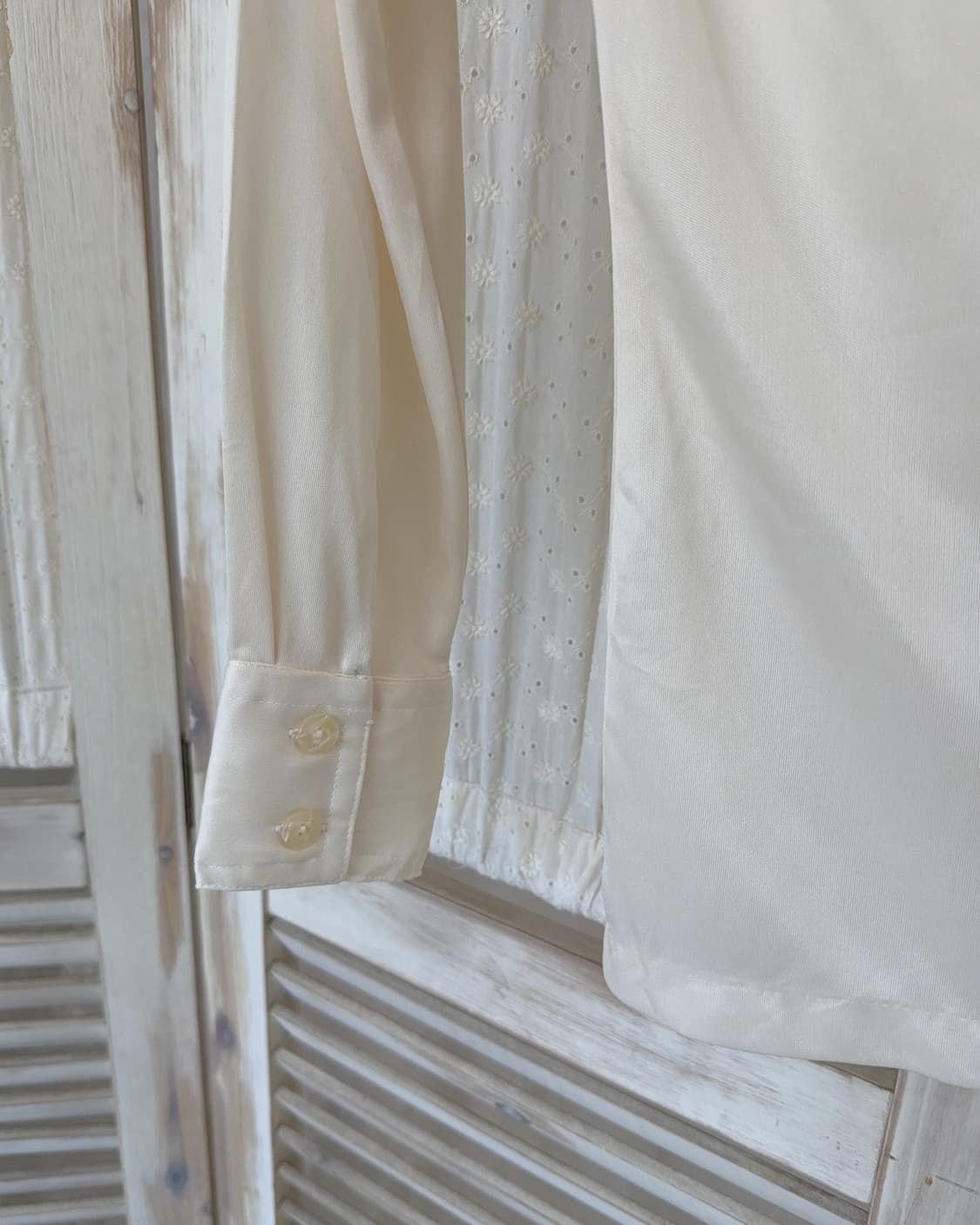 Butter color shirt  상품이미지3